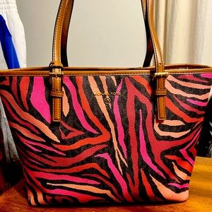 Michael Kors Eva Large Tote
